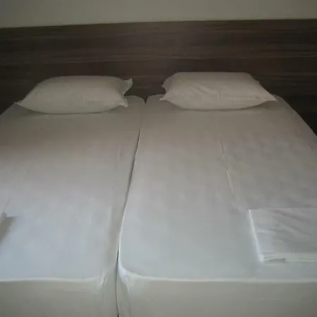 Отель Persey Admiral Plaza 3*