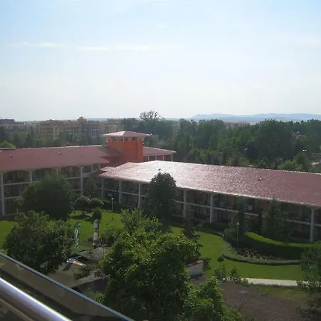 Отель Persey Admiral Plaza 3*